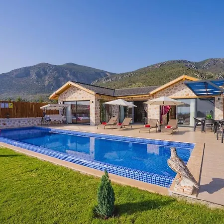 Caykoey'de Oezel Havuzlu 5 Kisilik Muhafazakar Serenity 3* Caykoy