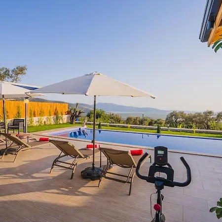 Hotel Caykoey'de Oezel Havuzlu 5 Kisilik Muhafazakar Serenity 3*