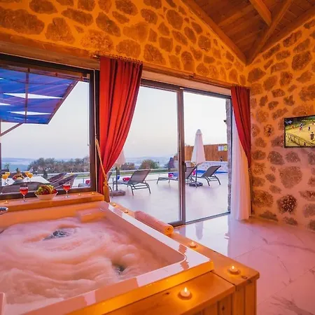 Caykoey'de Oezel Havuzlu 5 Kisilik Muhafazakar Serenity Hotel