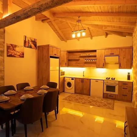 Caykoey'de Oezel Havuzlu 5 Kisilik Muhafazakar Serenity Hotel 3*