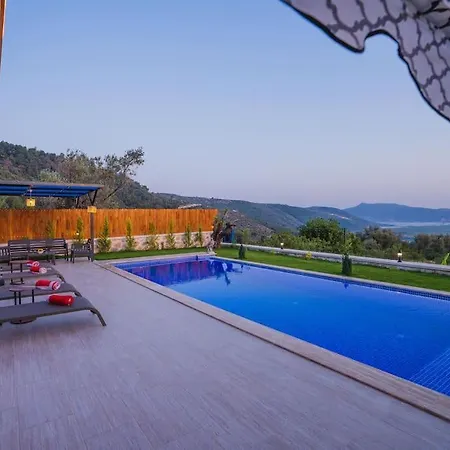 호텔 Caykoey'de Oezel Havuzlu 5 Kisilik Muhafazakar Serenity Caykoy